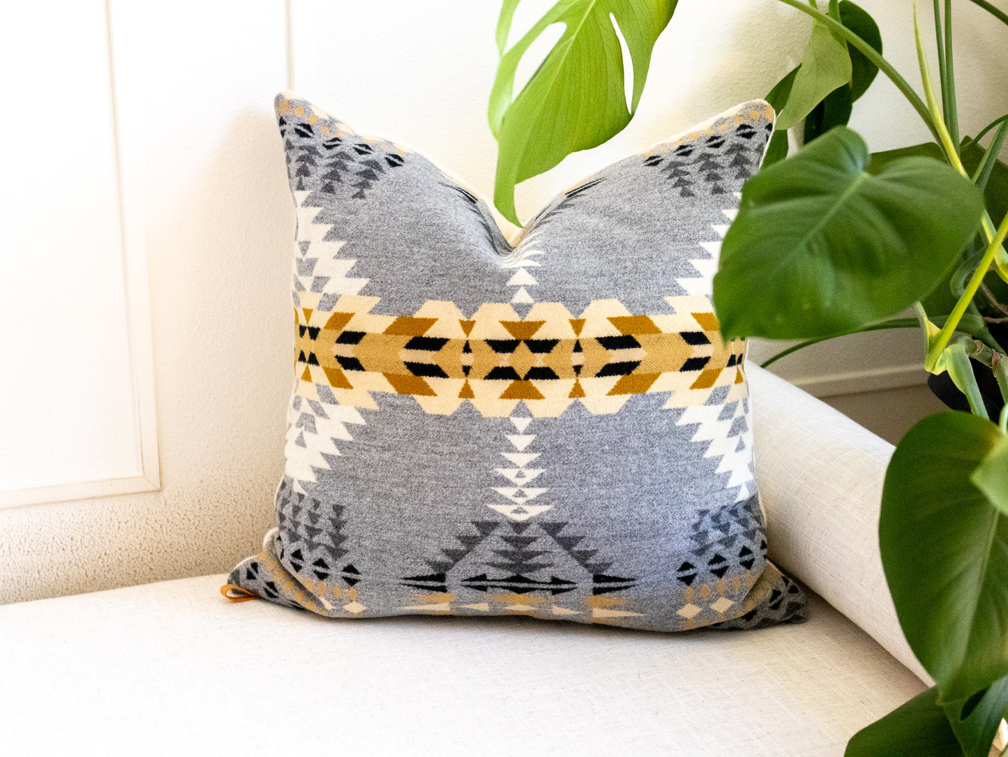 Rancho Arroyo Wool Pillow Cover – Southwestern Geometric Jacquard