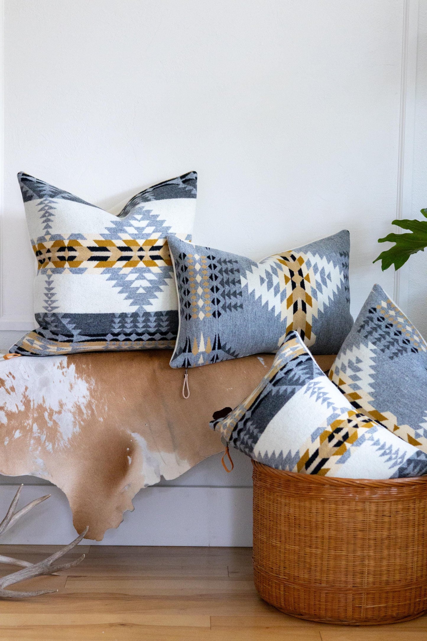 Rancho Arroyo Wool Pillow Cover – Ivory Geometric Jacquard