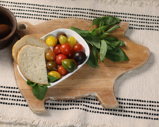 Vintage Pig-Shaped Wooden Cutting Board – Rustic Farmhouse Kitchen Decor & Charcuterie Tray